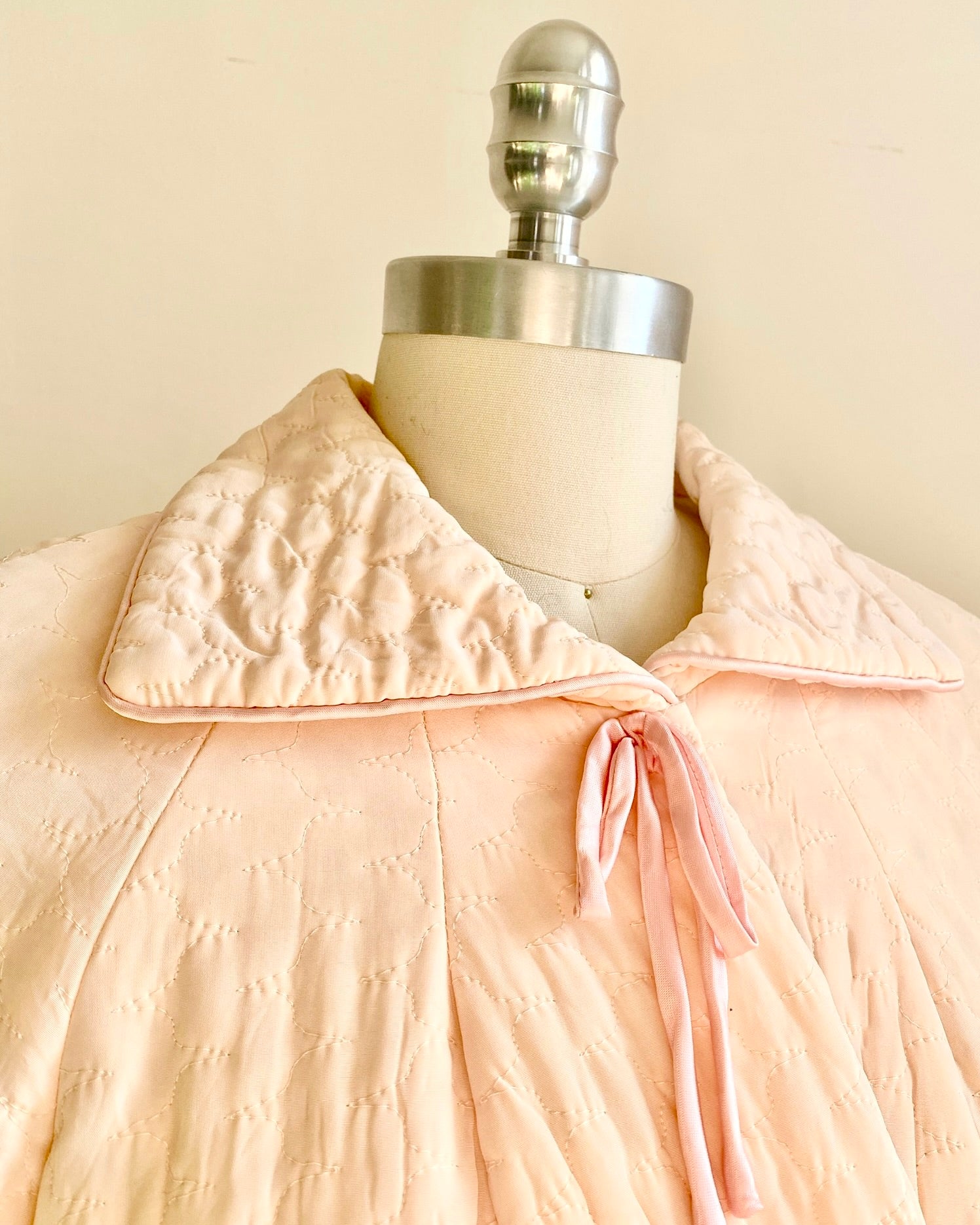 Vintage 1940s Beauty Form Satin Light Pink Peach Padded Quilted Bed Jacket with Kimono Bell Sleeves M or L