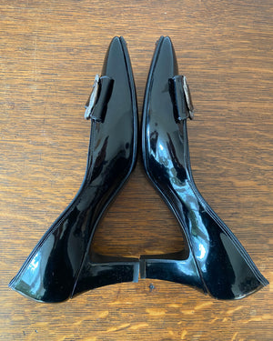 Vintage 1960s Deadstock VOGUE SHOE SHOP Square Toe Black Patent Leather Pumps with Silver Tone Buckle and Bow Size 8