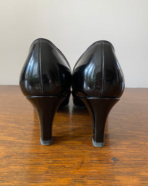 Vintage 1960s Deadstock VOGUE SHOE SHOP Square Toe Black Patent Leather Pumps with Silver Tone Buckle and Bow Size 8