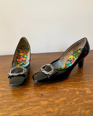 Vintage 1960s Deadstock VOGUE SHOE SHOP Square Toe Black Patent Leather Pumps with Silver Tone Buckle and Bow Size 8