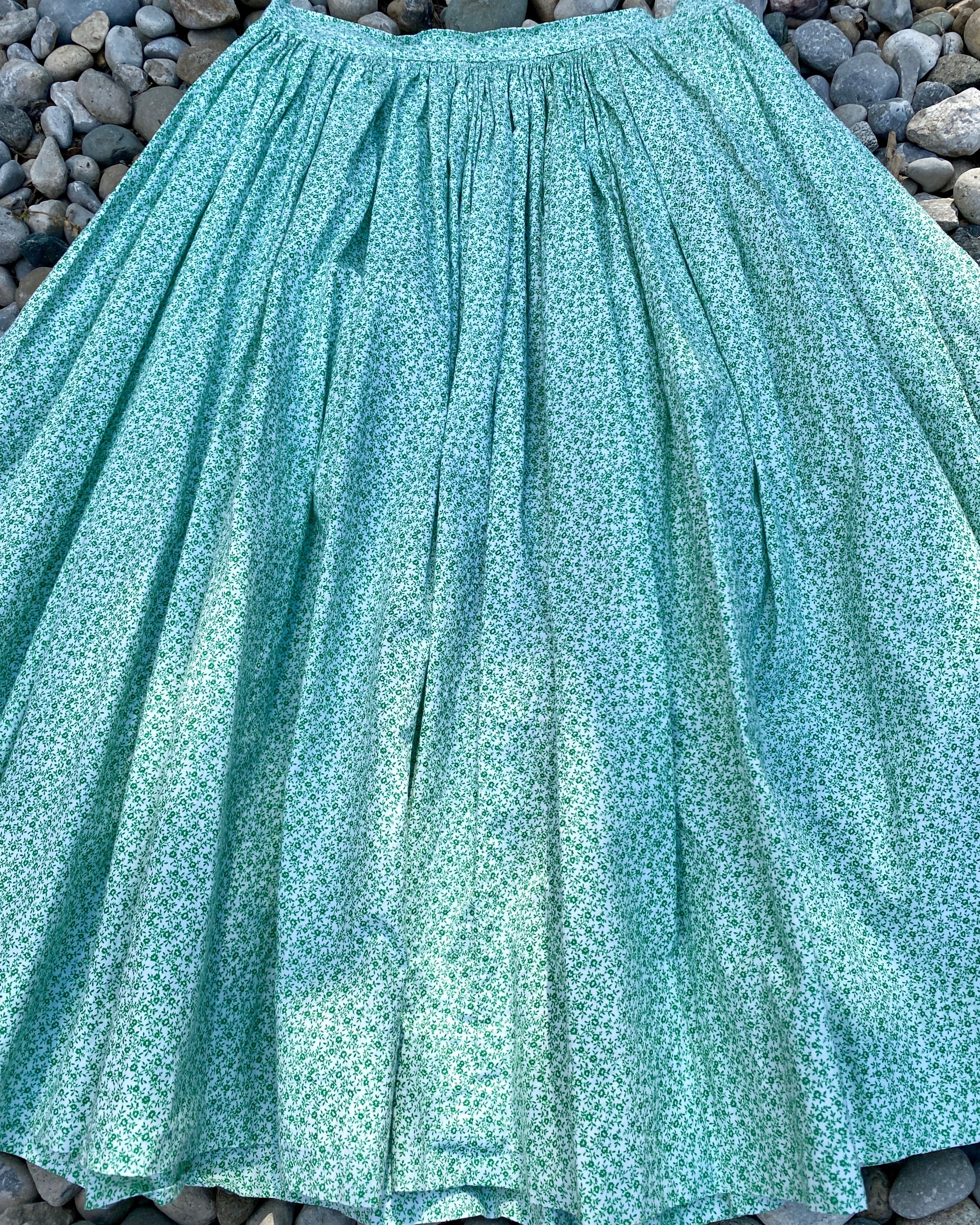 Vintage 1950s Full Circle Gathered Green Floral Skirt