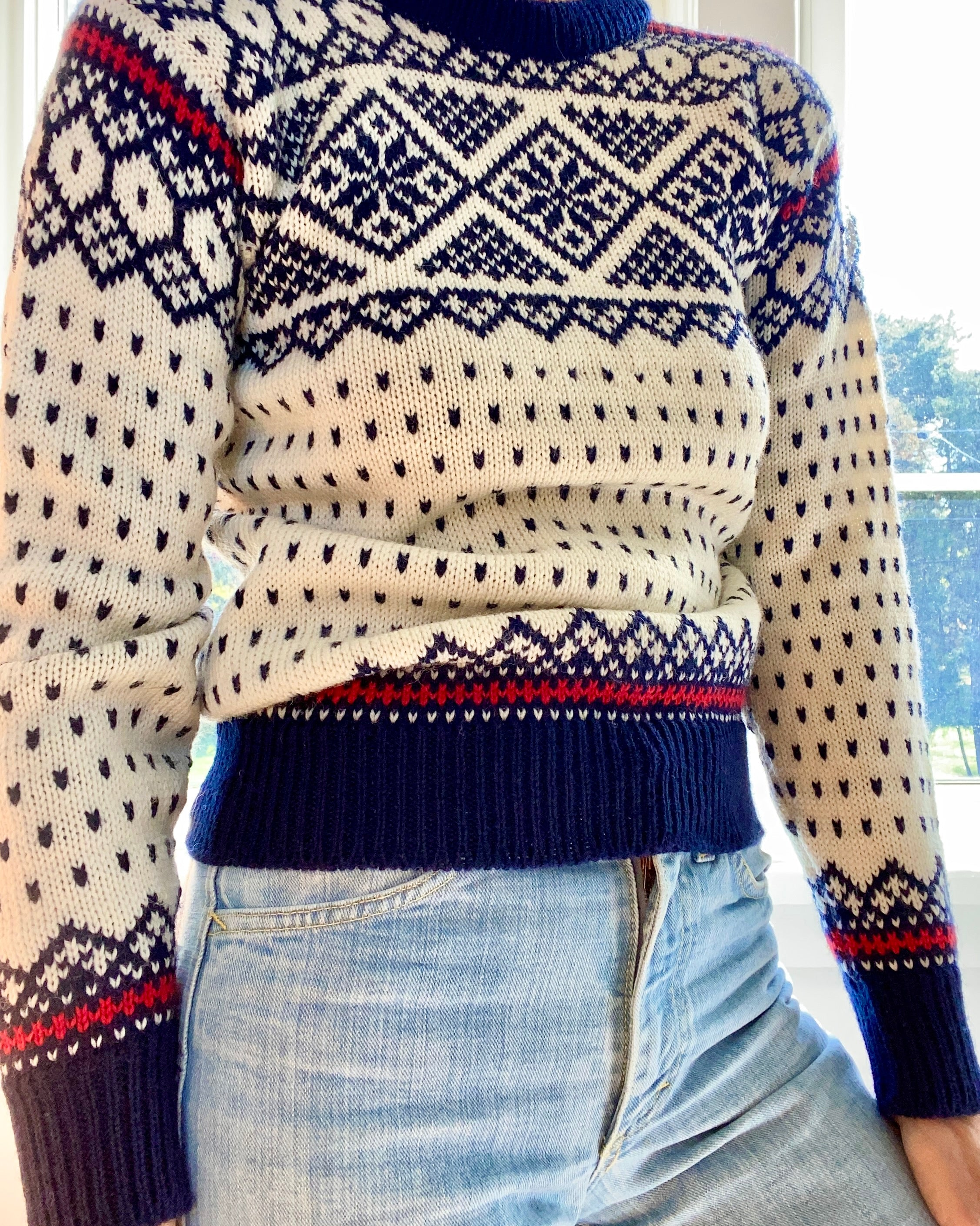 VINTAGE DALE of NORWAY Snowflake Handknit Ski Sweater S