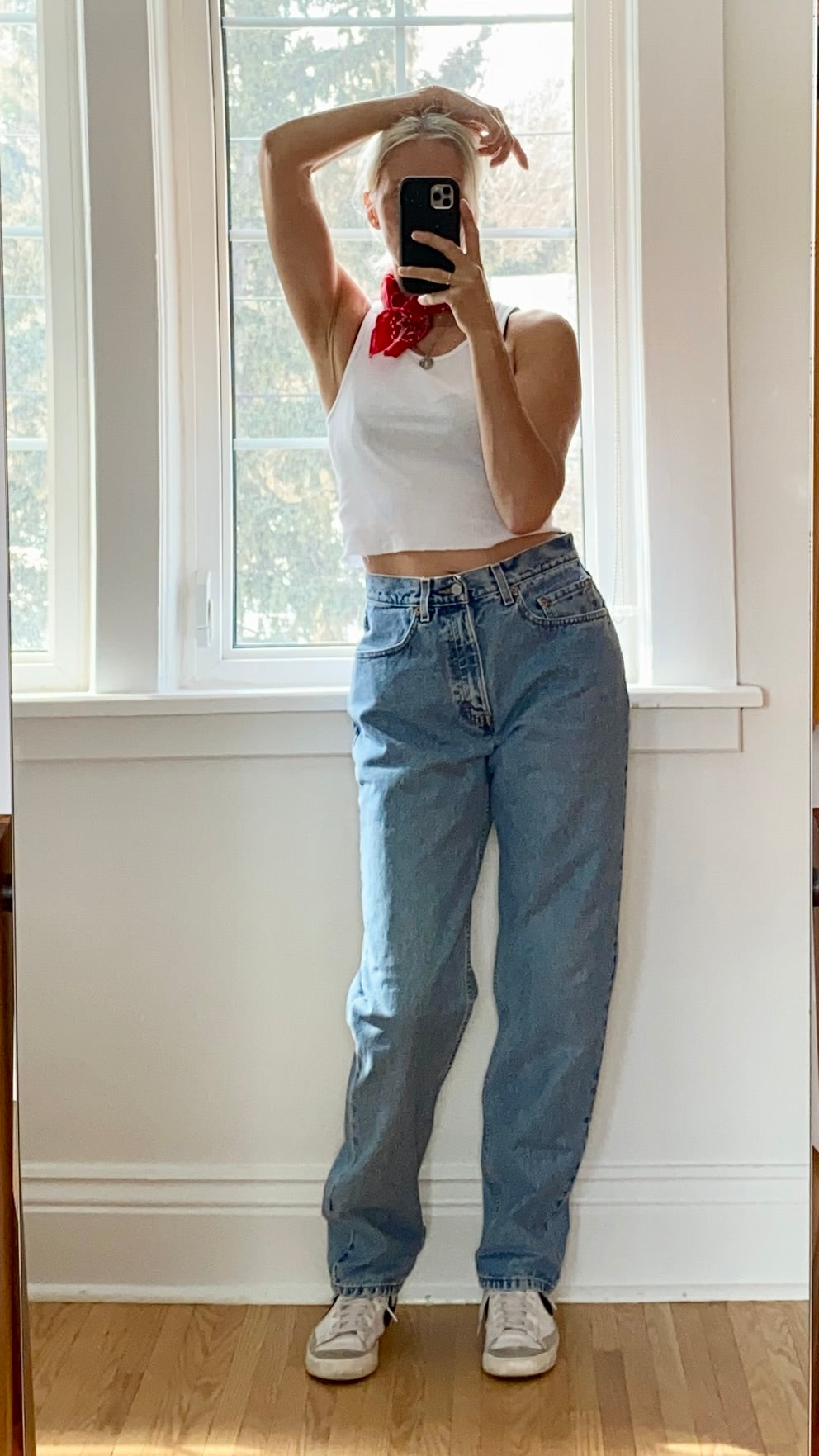 Vintage 1990s Levis Relaxed Fit Light to Medium Wash Jeans size 31