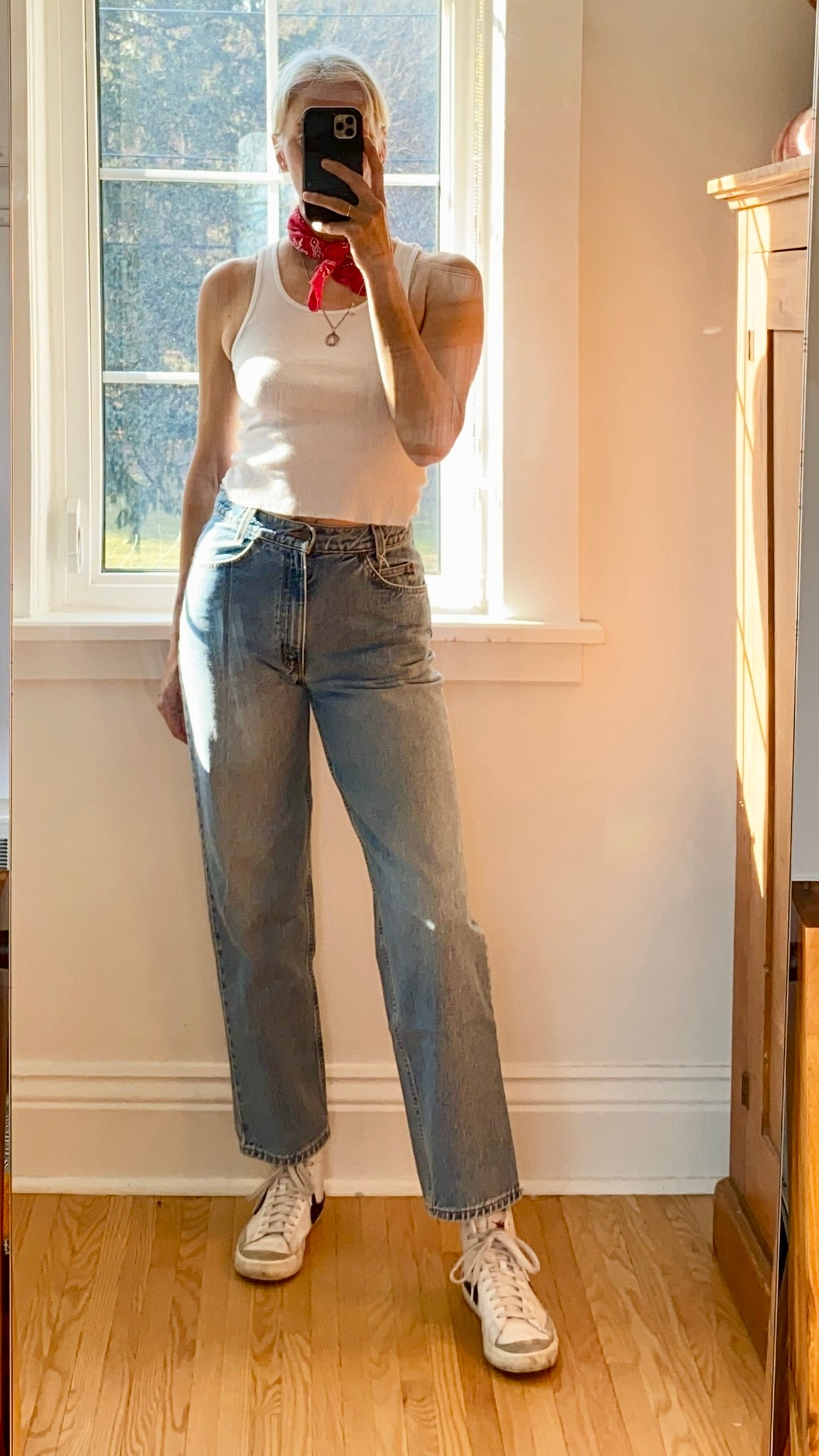 Vintage 1990s Orange Tab Levis 550 Student Light Wash size 28