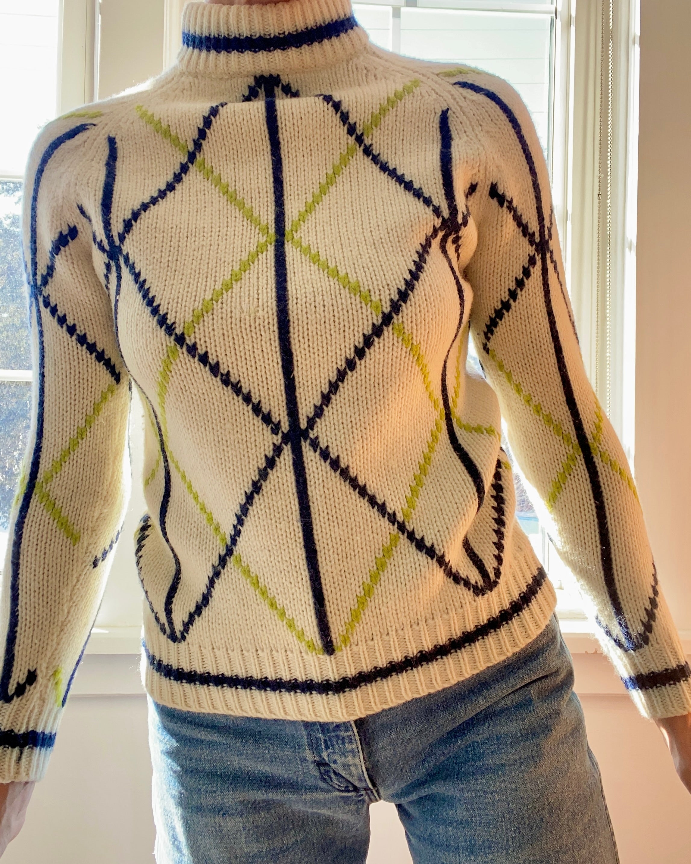 Vintage 1960s Cream and Navy Argyle Ski Wool Mock Neck Sweater S