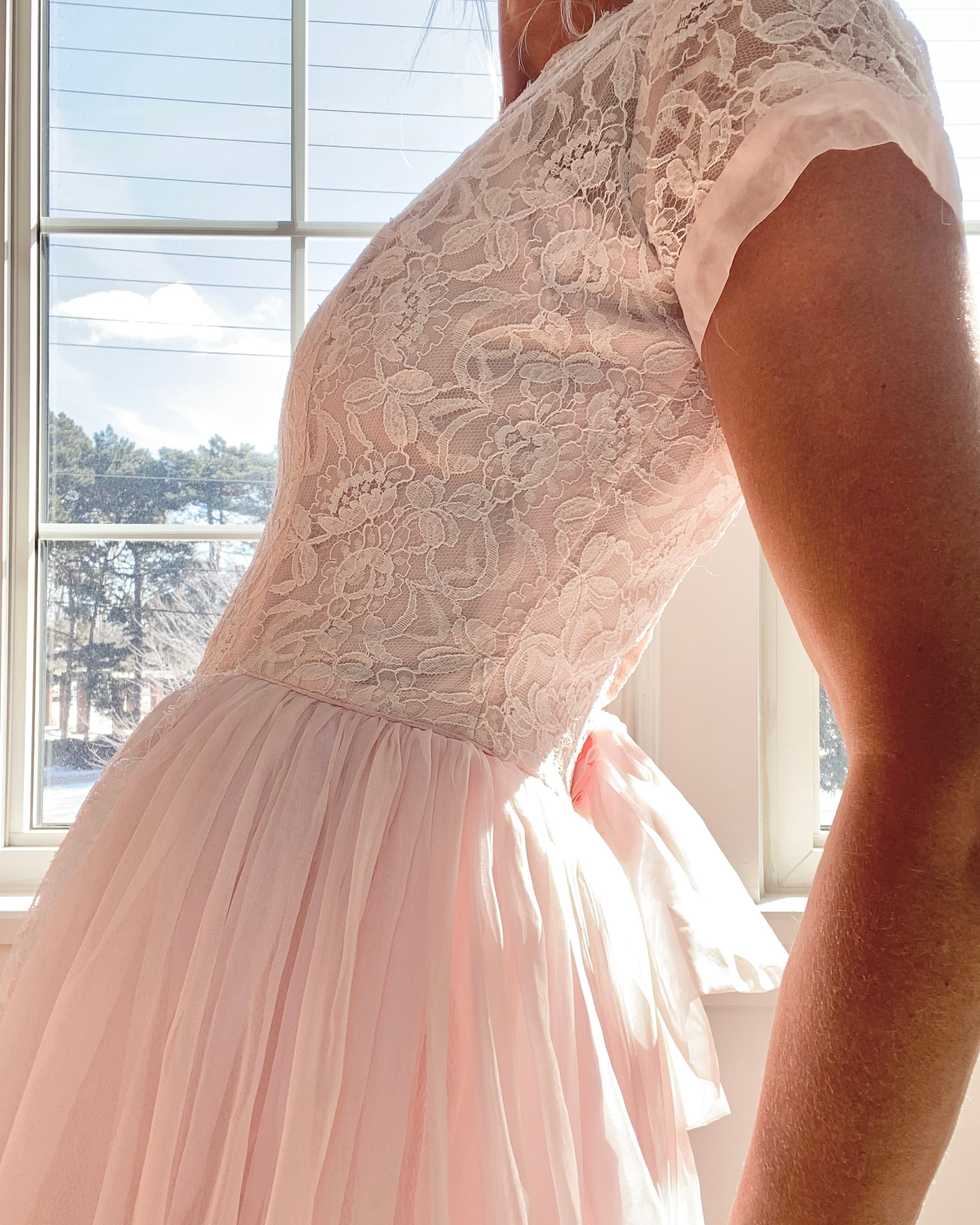 Vintage 1950s Pink Lace Chiffon  Formal Gown Size 6 or 8 - LGWU Union label USA