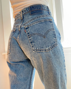 Vintage Levis 565 Medium Wash Jeans Made in USA size 29