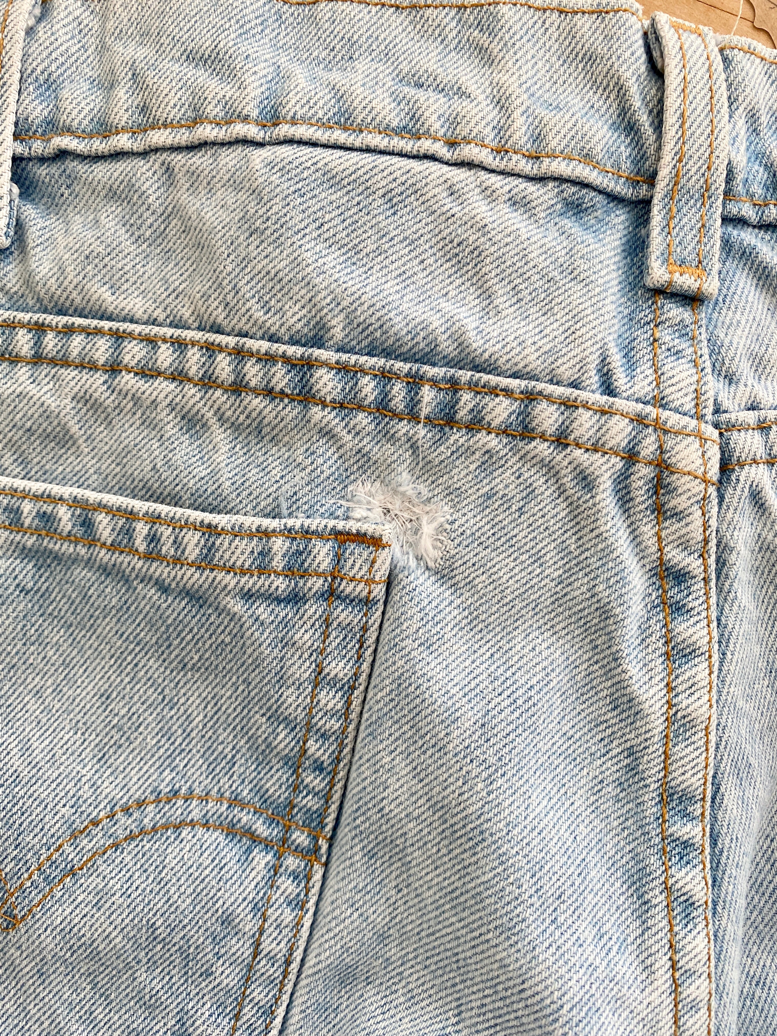 Vintage Levis 505 Orange Tab Light Wash size 31