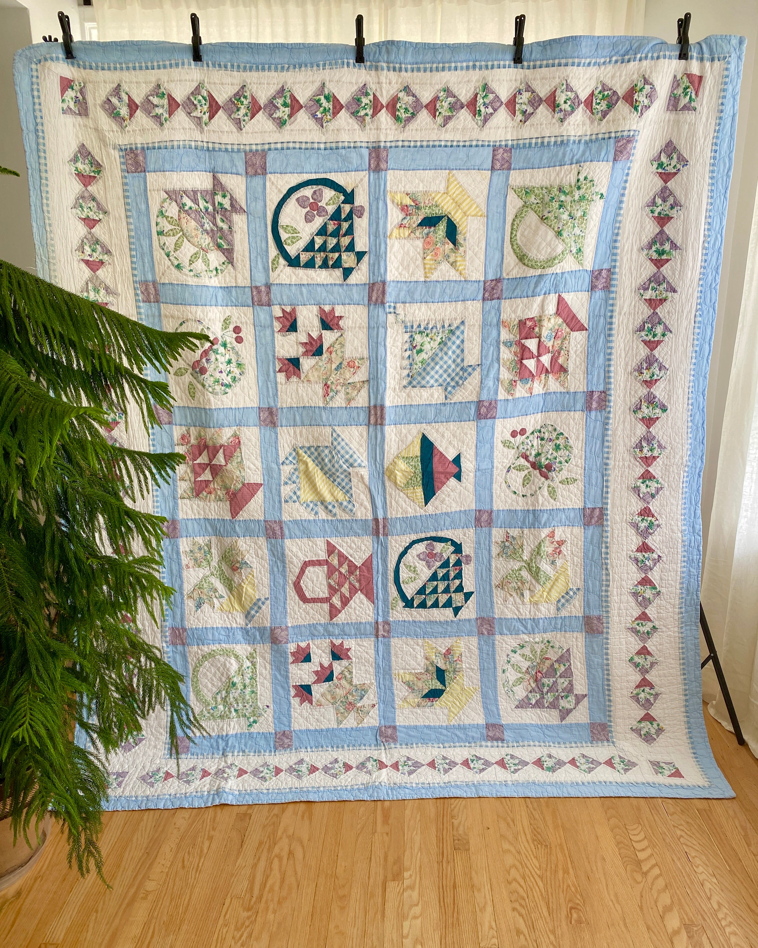 Vintage 1940s Fruit Basket Patchwork Quilt