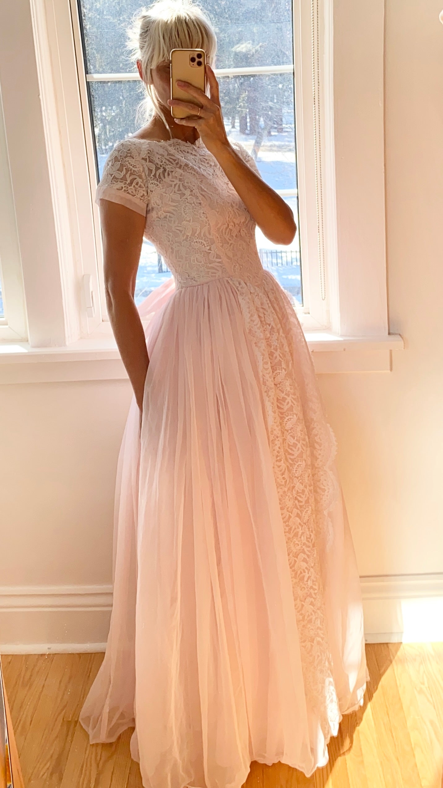 Vintage 1950s Pink Lace Chiffon  Formal Gown Size 6 or 8 - LGWU Union label USA