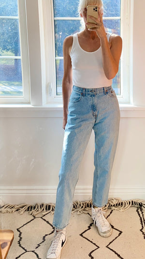 Vintage Levis 550 Light Wash Jeans size  27