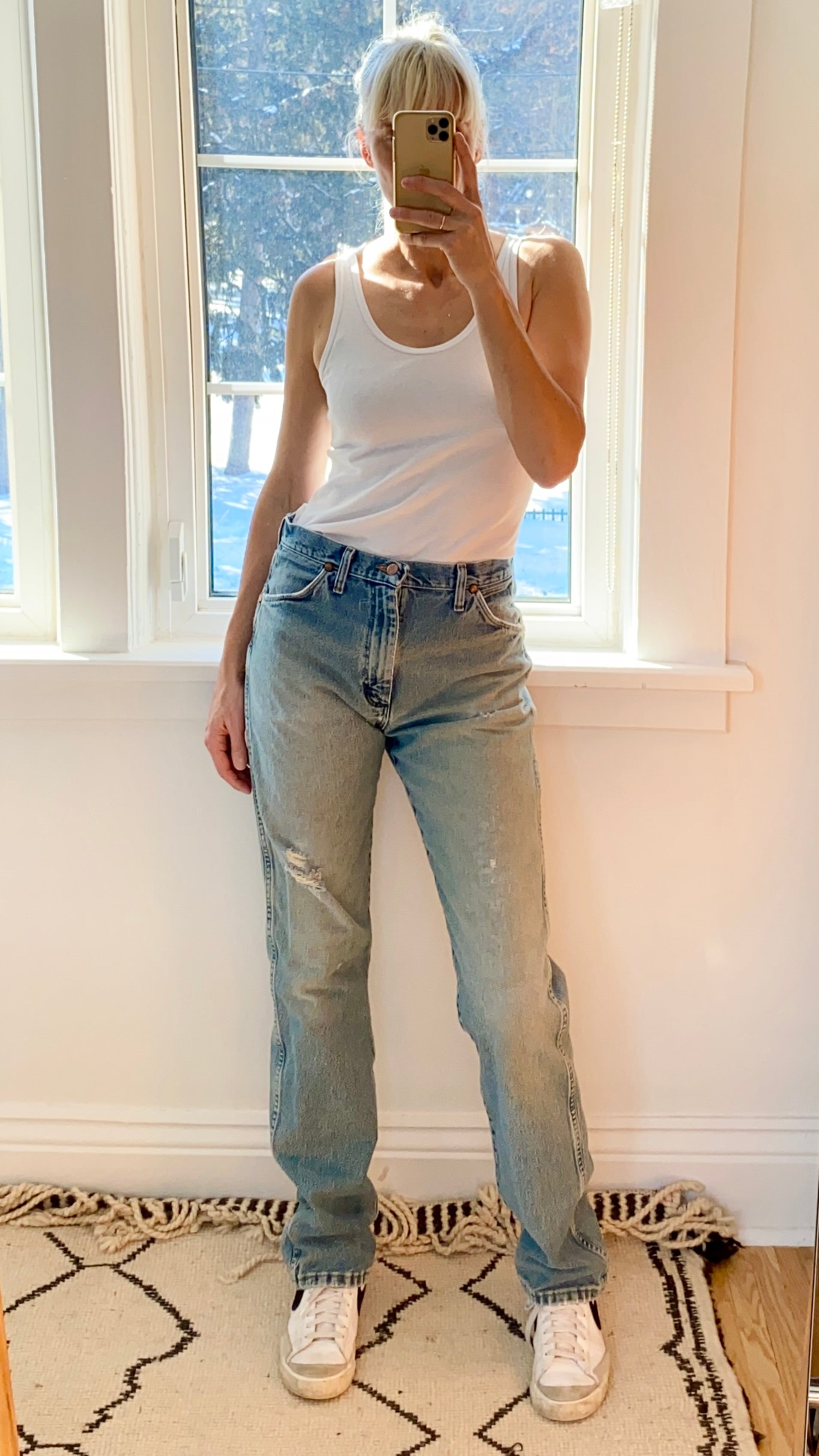 Vintage Wranglers Medium Distressed Wash Jeans size 31