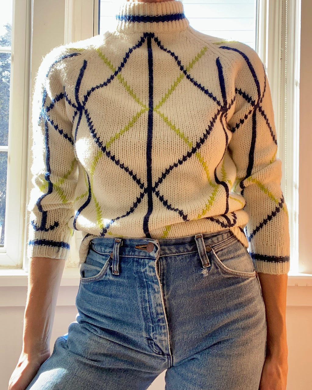 Vintage 1960s Cream and Navy Argyle Ski Wool Mock Neck Sweater S
