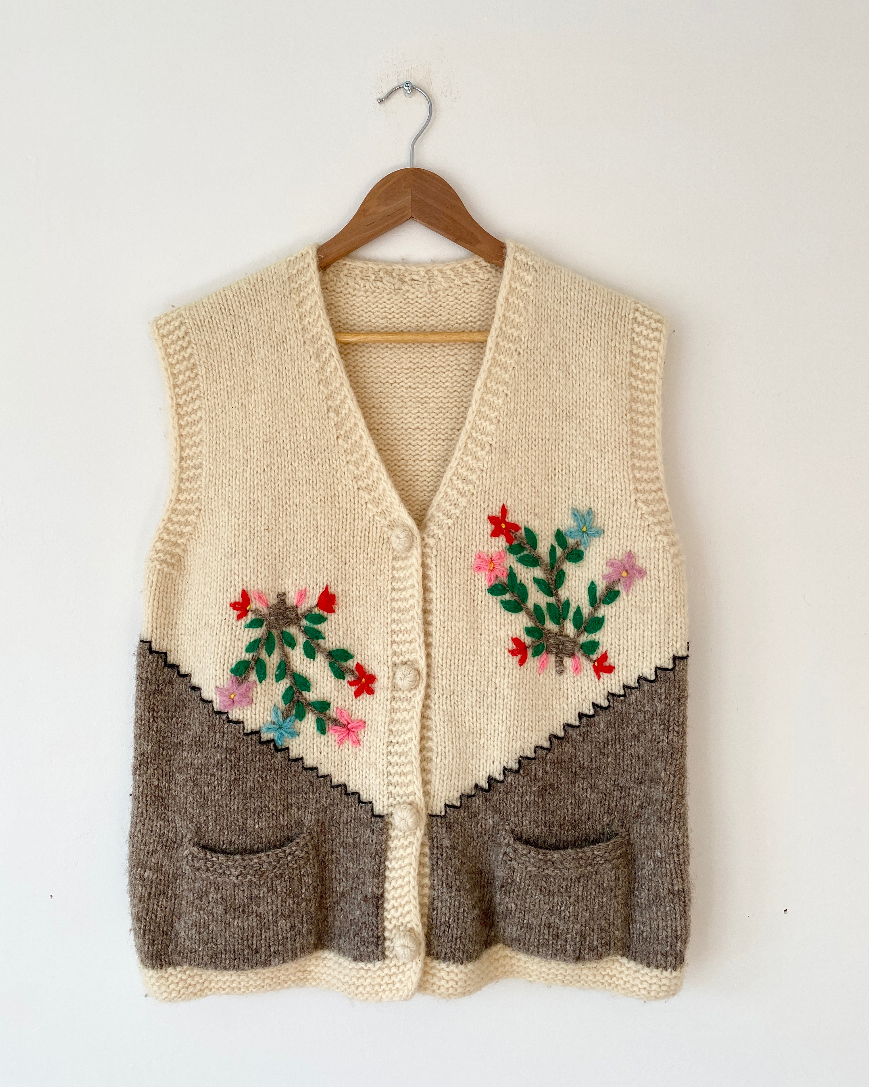 Vintage Handknit Wool Folk Embroidered Vest ML L