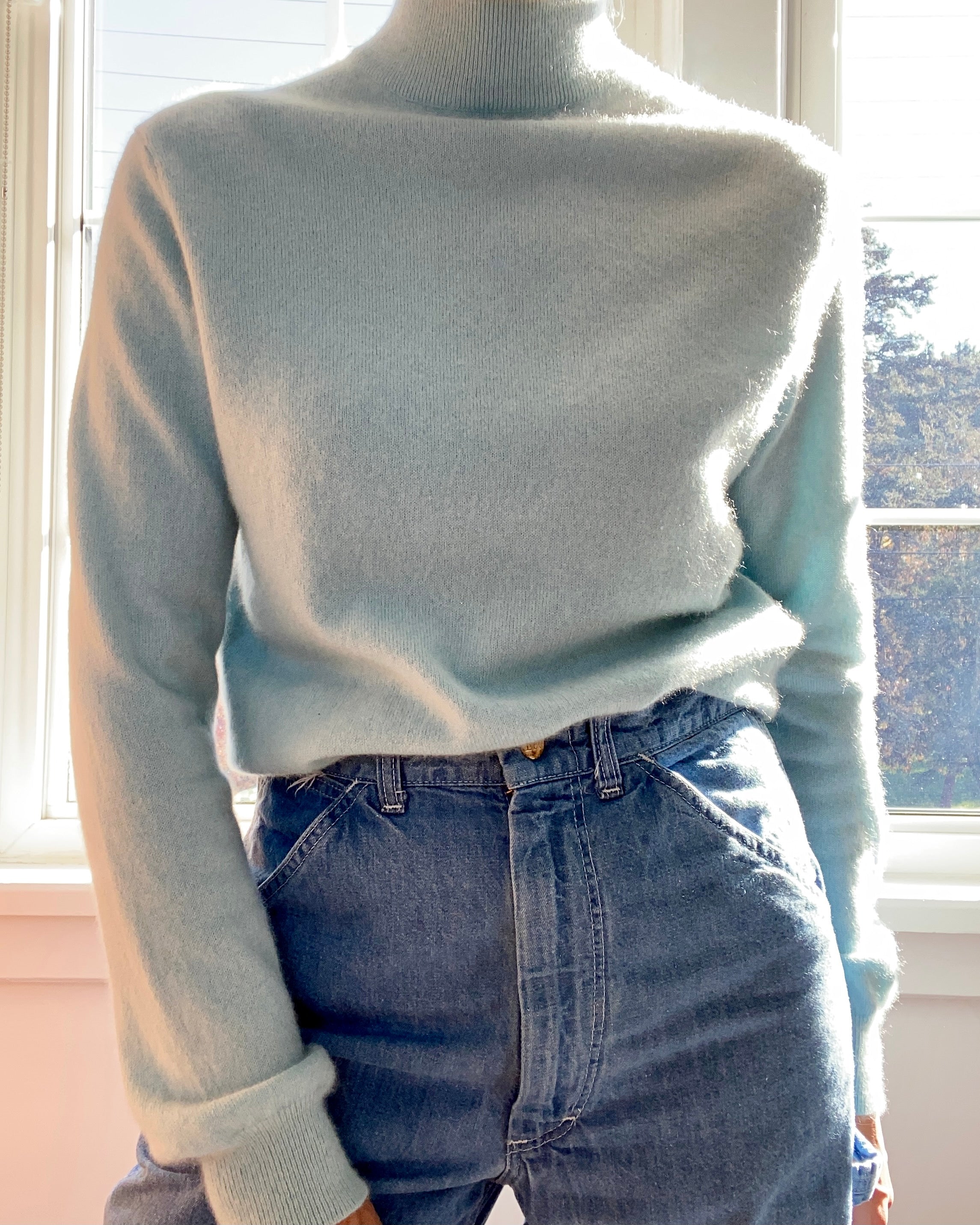 Vintage Powder Blue 2ply Cashmere Turtleneck