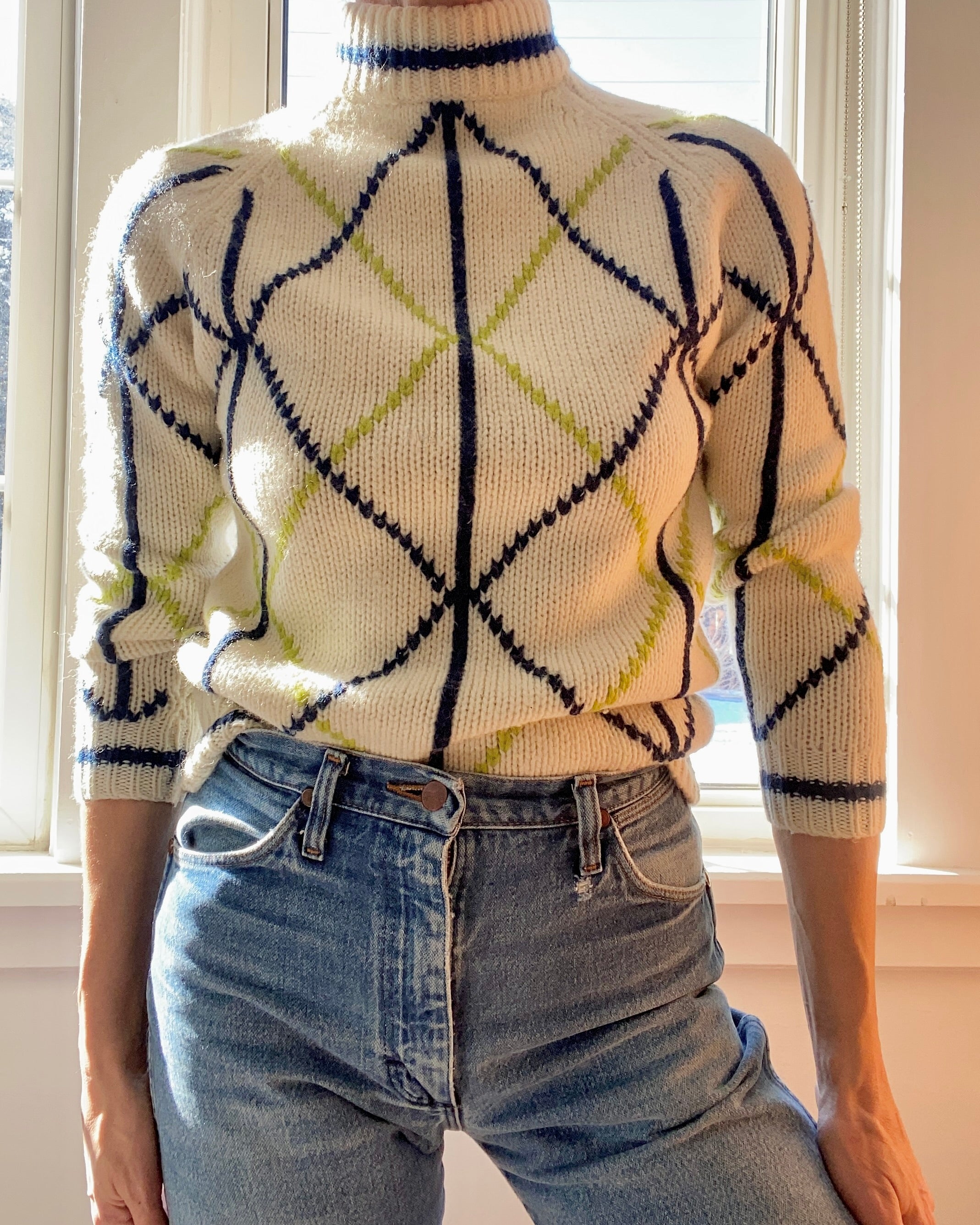 Vintage 1960s Cream and Navy Argyle Ski Wool Mock Neck Sweater S