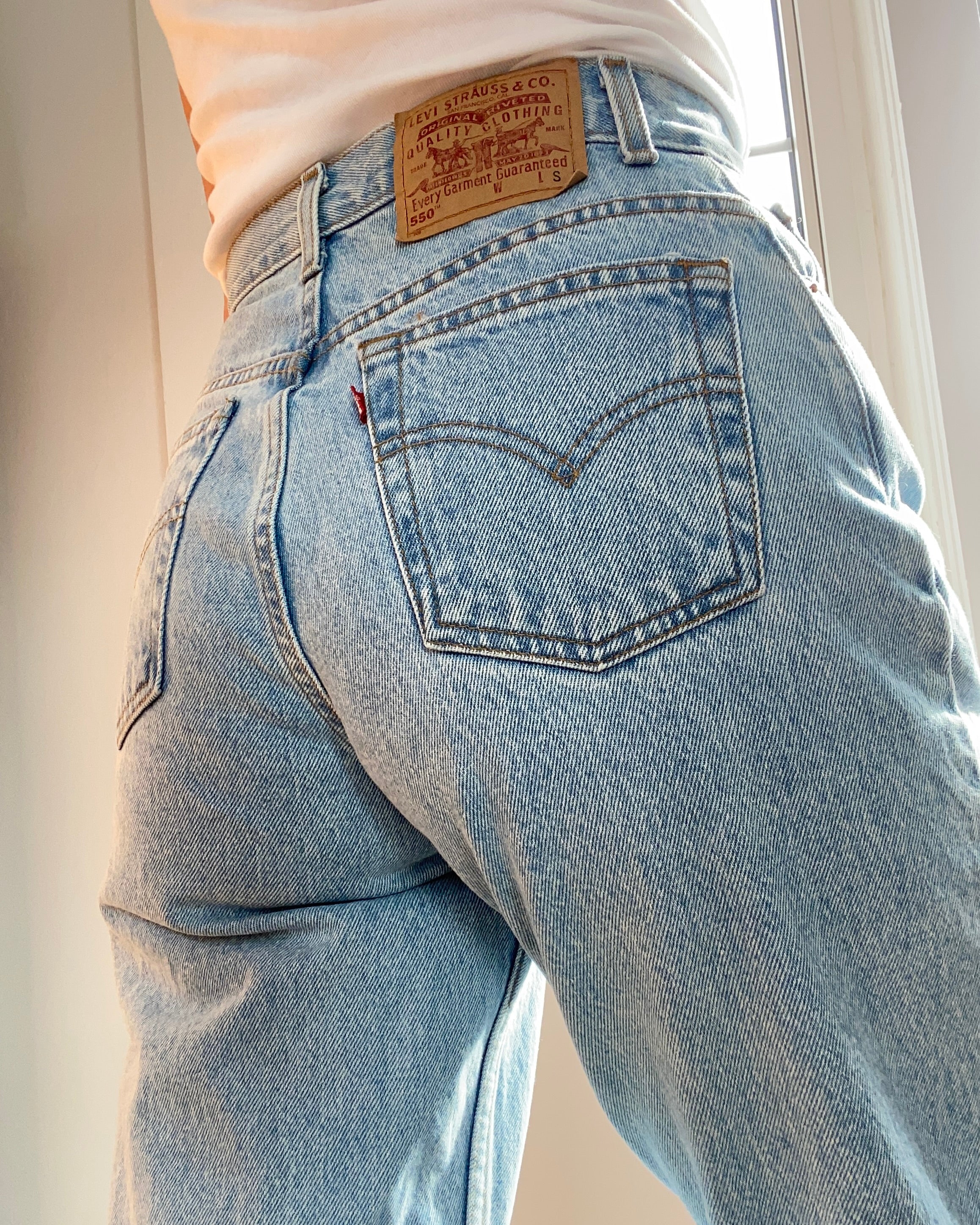 Vintage Levis 550 Light Wash Jeans size  27