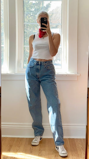 Vintage 1990s Levis Relaxed Fit Light to Medium Wash Jeans size 31