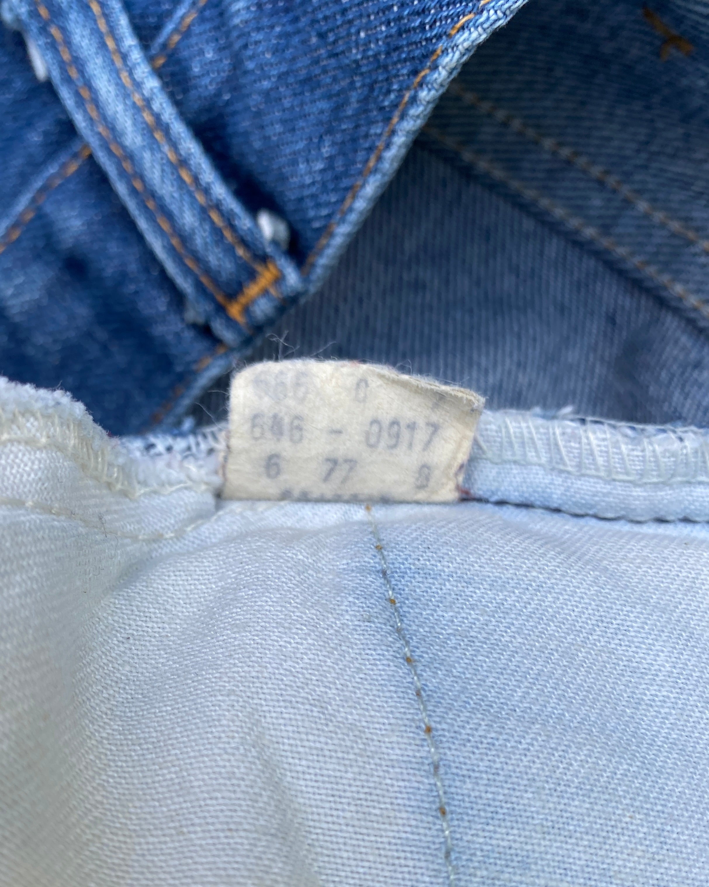 Vintage 1970s Levis 517 Orange Tab Medium to Dark Wash Flare Jeans size 34