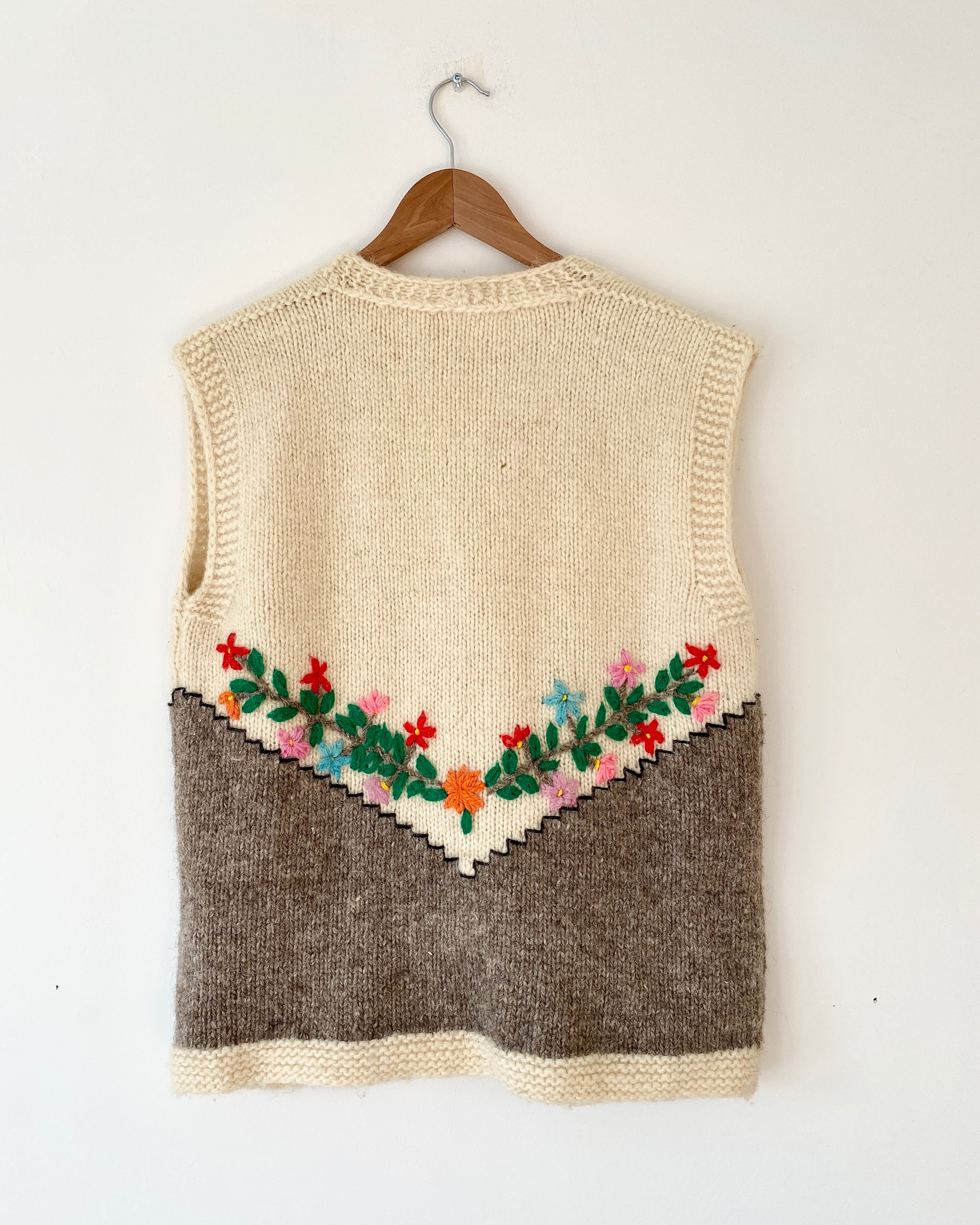 Vintage Handknit Wool Folk Embroidered Vest ML L