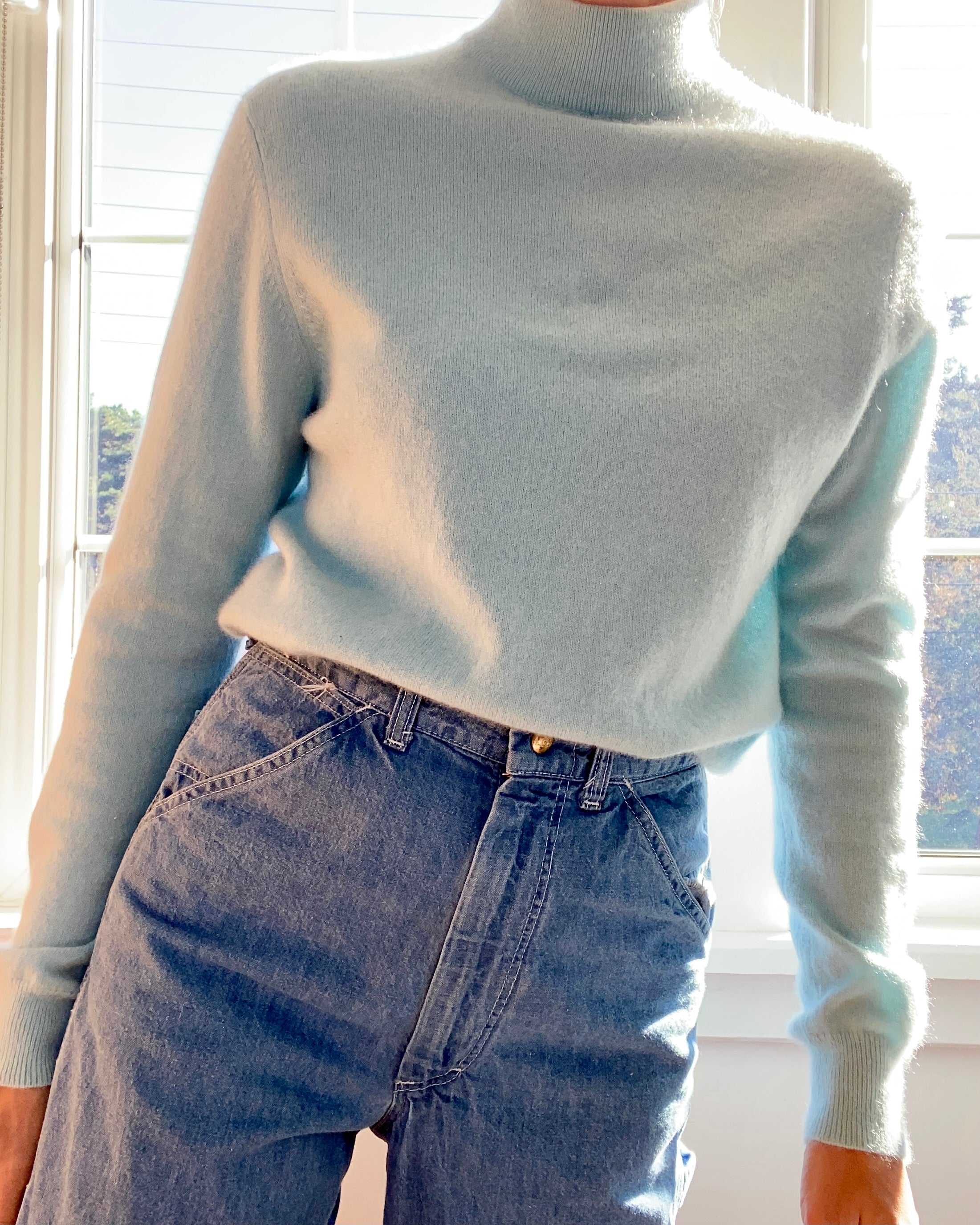 Vintage Powder Blue 2ply Cashmere Turtleneck