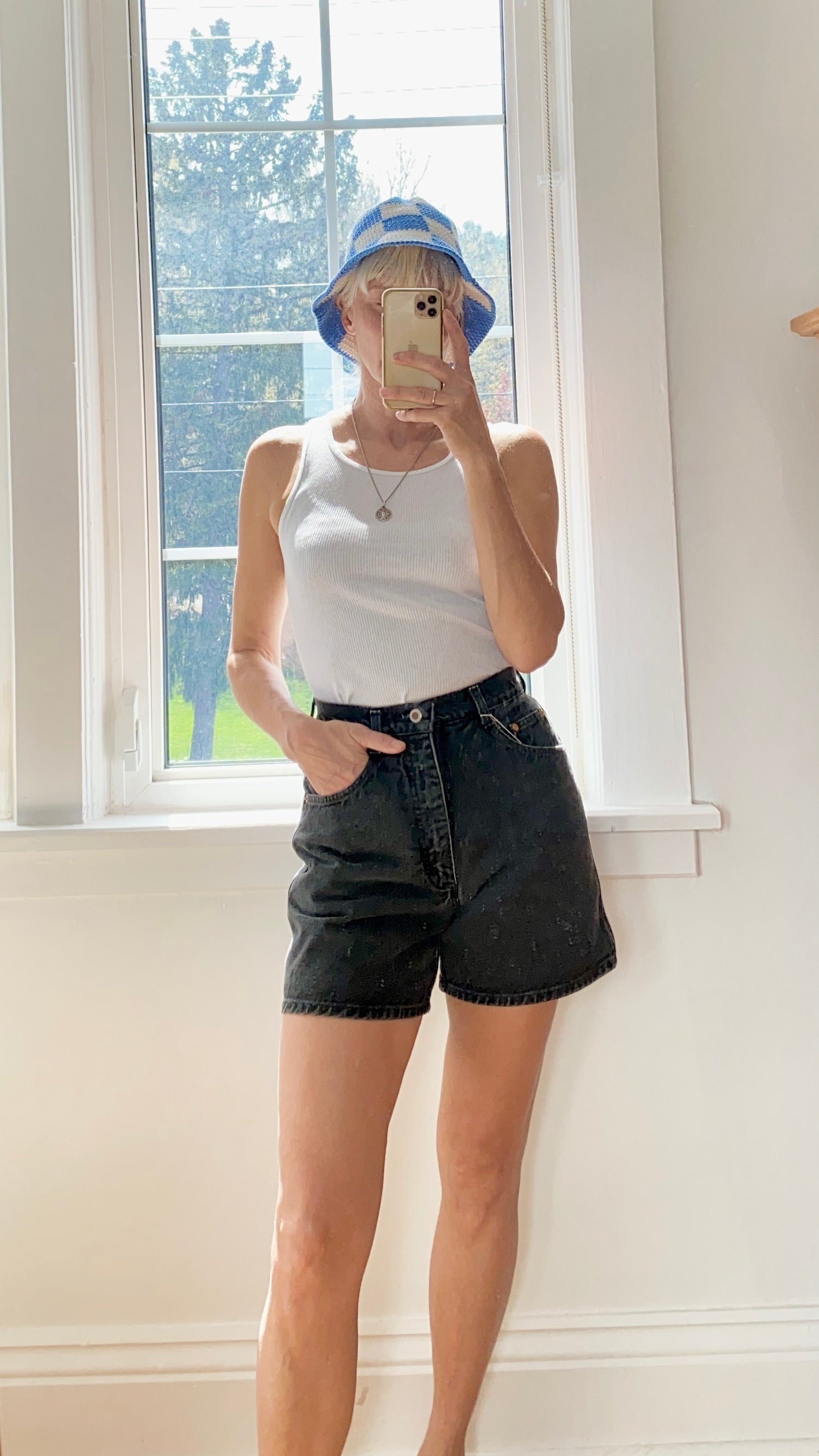 Vintage Nuovo Black Denim Shorts Size 26
