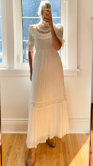 Vintage 1970s Gunne Sax by Jessica San Francisco Pleated Cream Voile and Lace Maxi Dress size 7