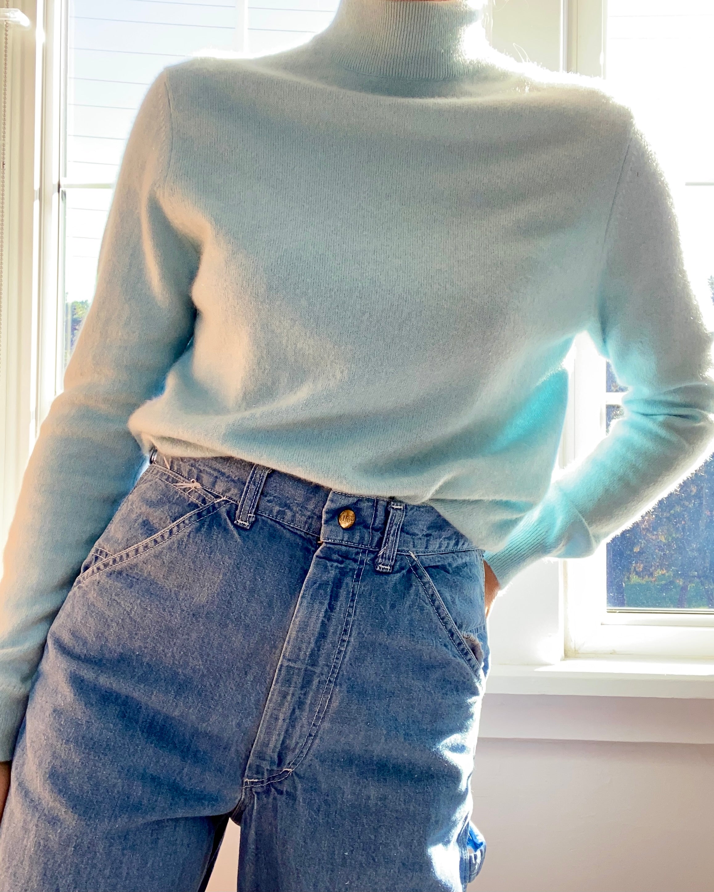 Vintage Powder Blue 2ply Cashmere Turtleneck
