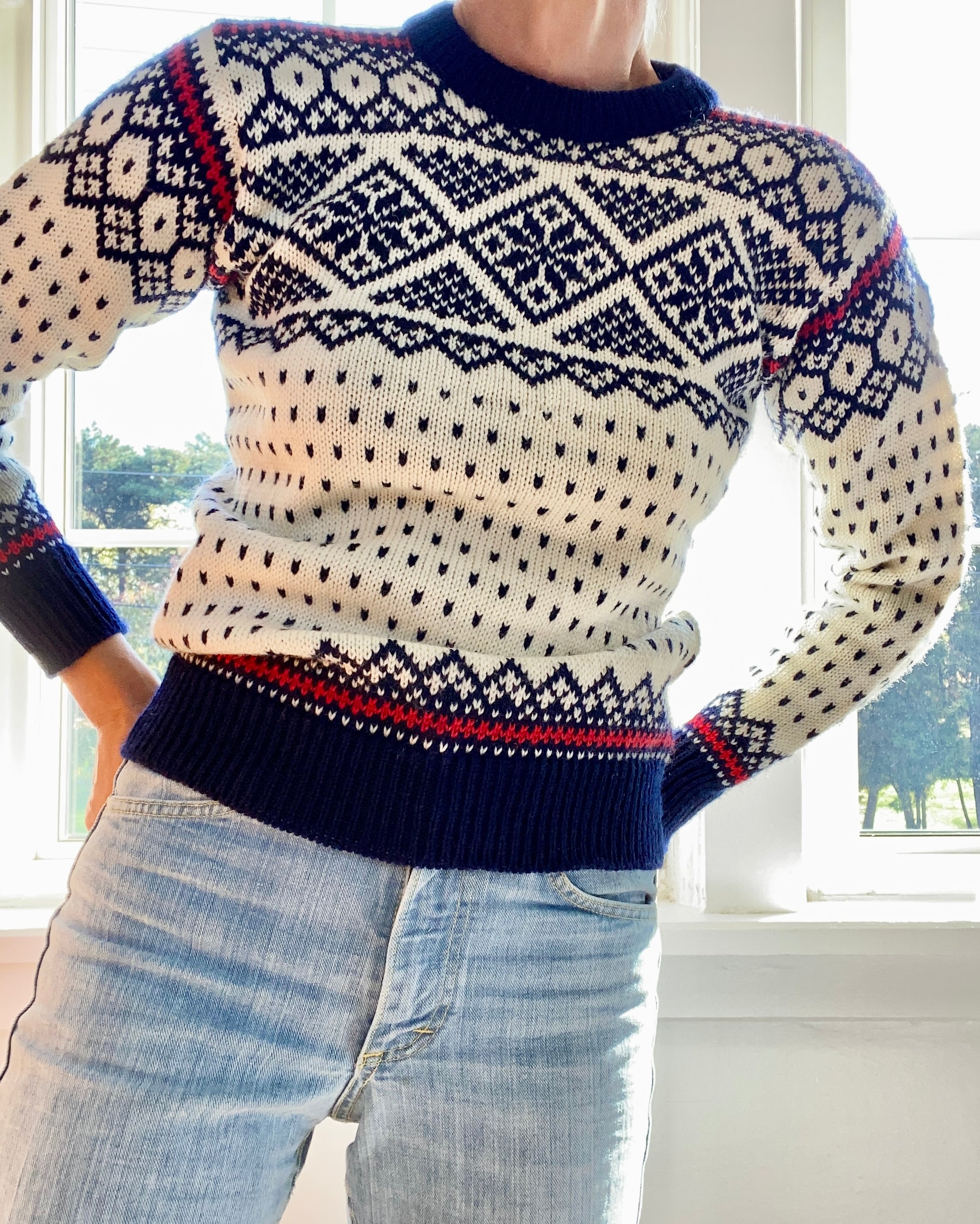 VINTAGE DALE of NORWAY Snowflake Handknit Ski Sweater S