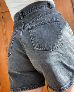 Vintage Nuovo Black Denim Shorts Size 26