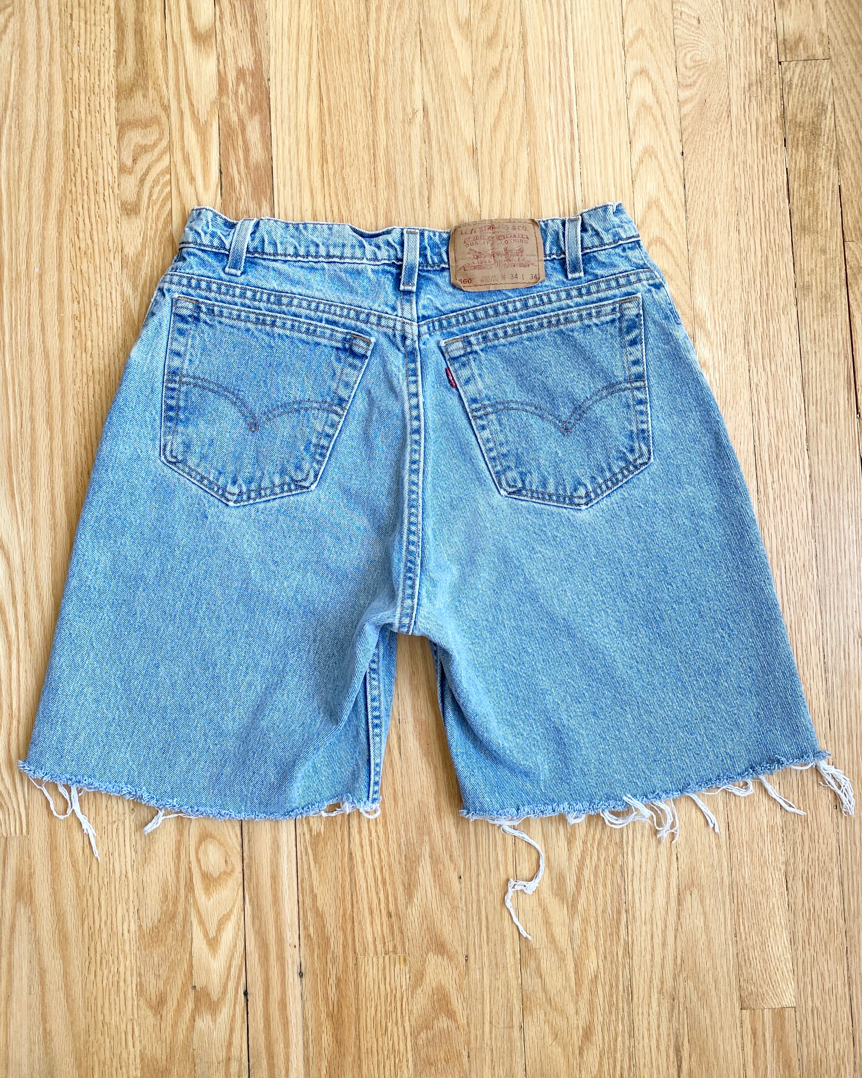 Vintage Levis Shorts Medium to Light Wash Size 32