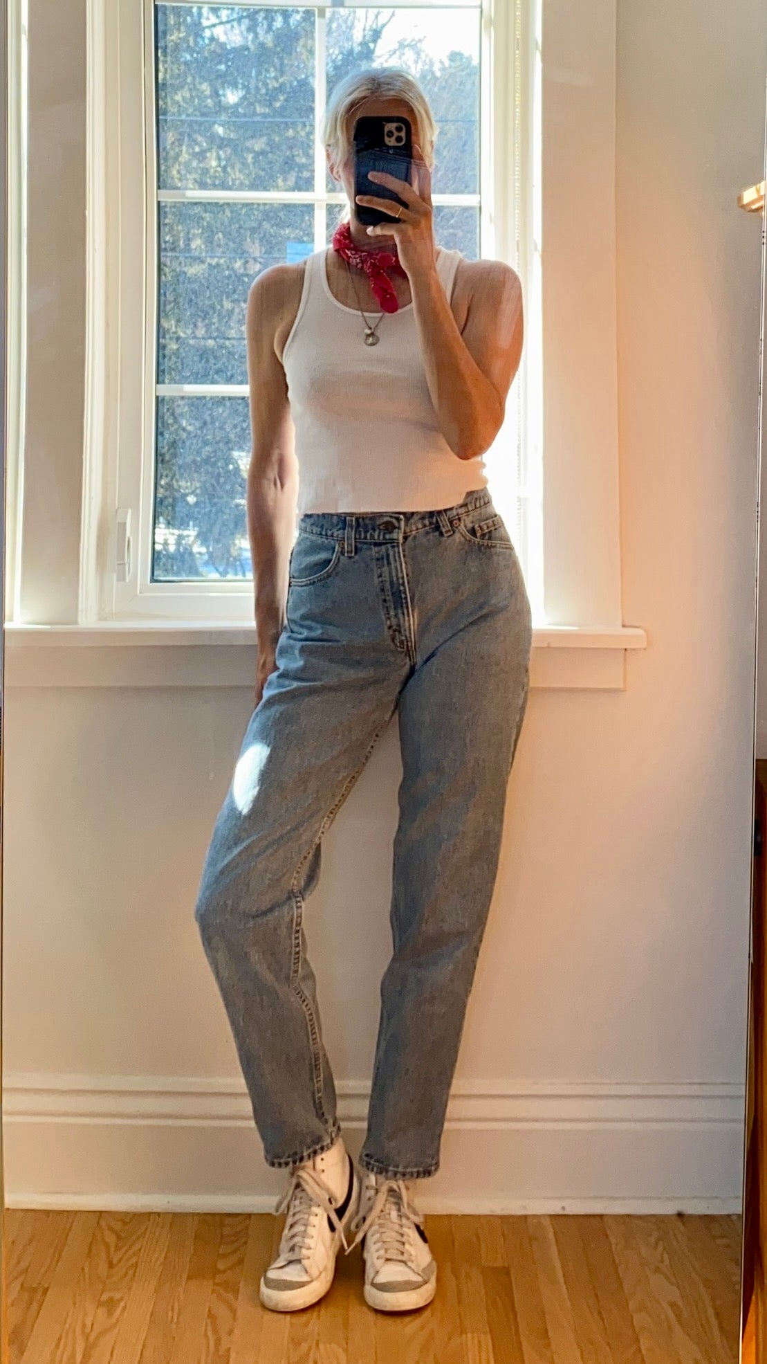 Vintage 1990s 550 Levis Relaxed Fit Light to Medium Wash Jeans size 29 USA