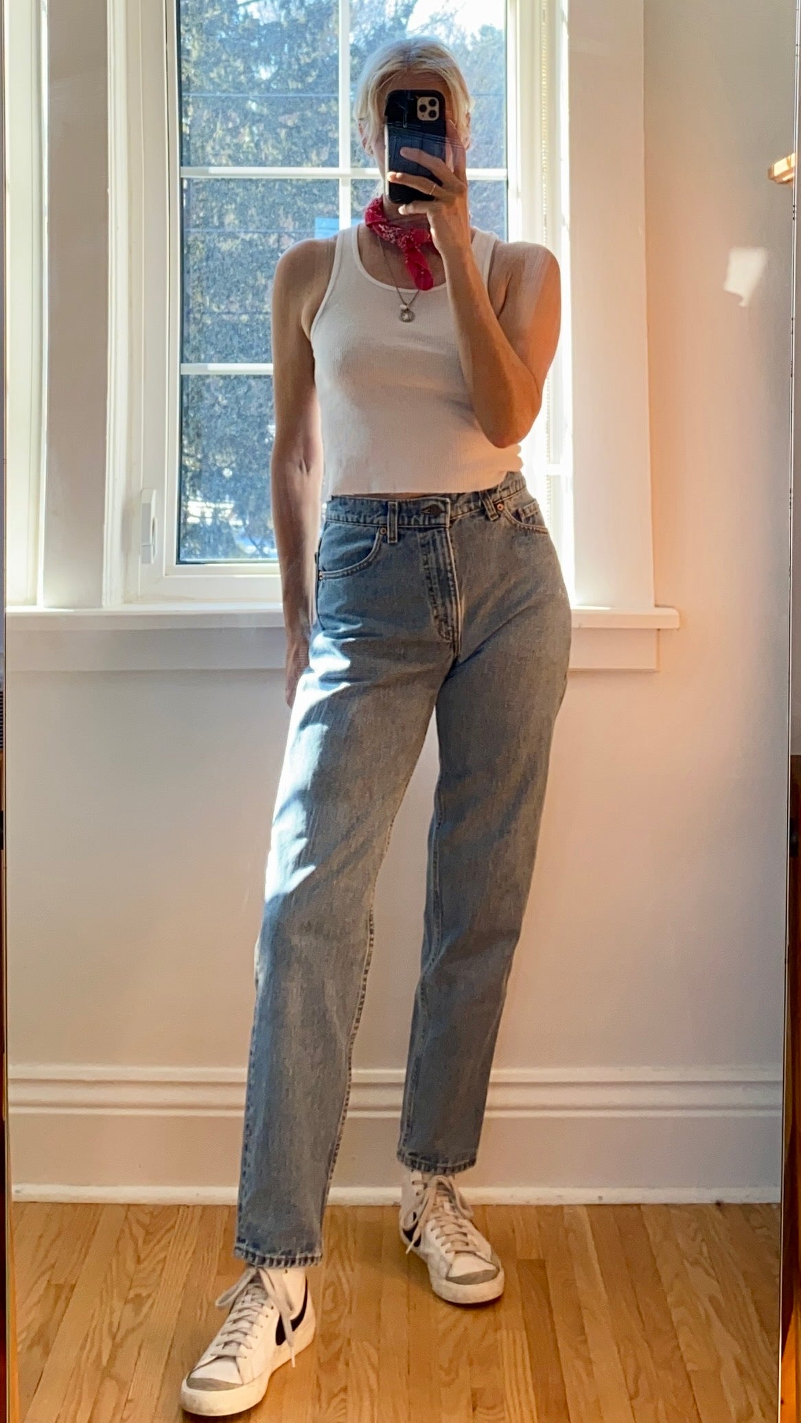 Vintage 1990s 550 Levis Relaxed Fit Light to Medium Wash Jeans size 29 USA