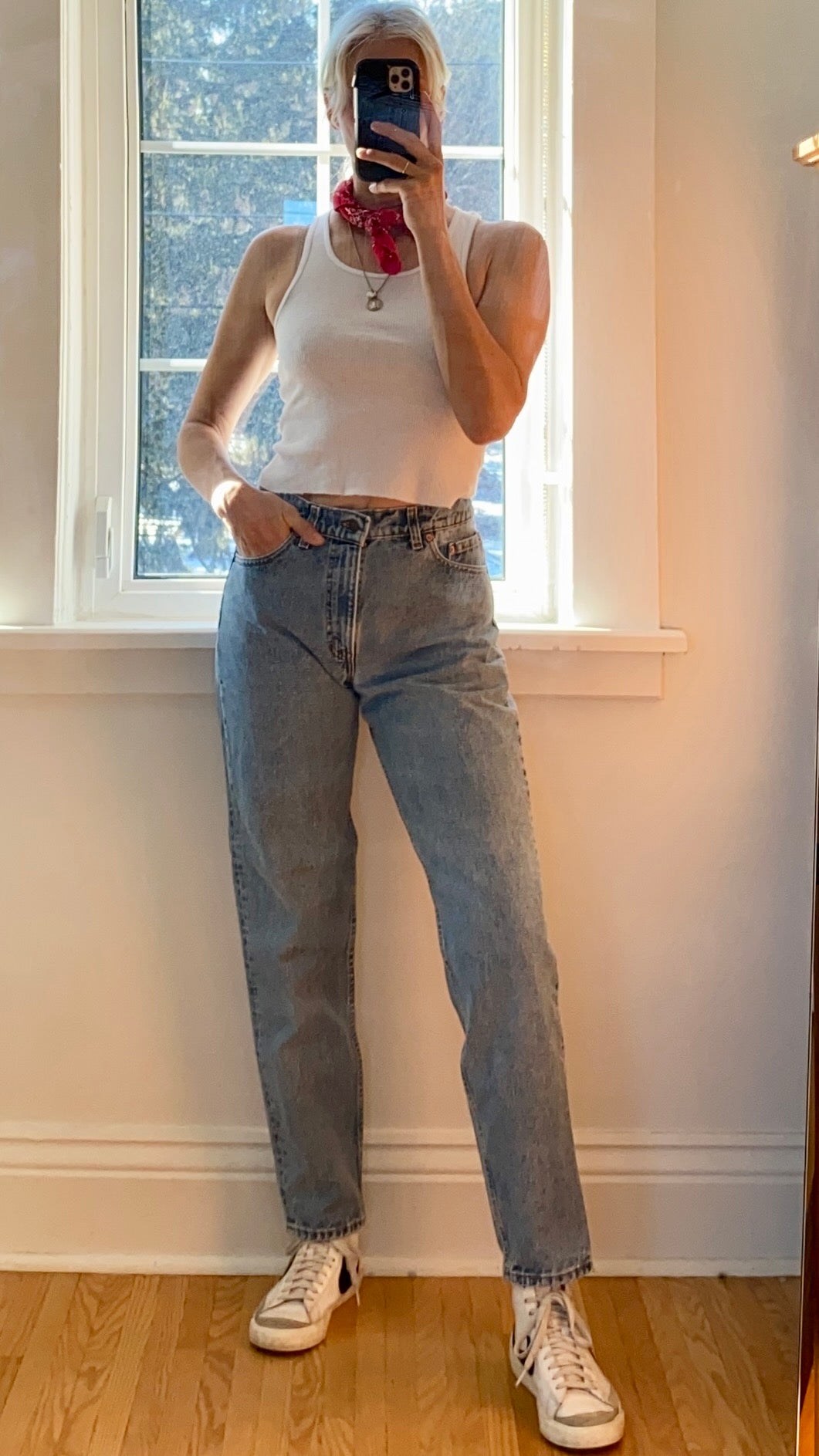 Vintage 1990s 550 Levis Relaxed Fit Light to Medium Wash Jeans size 29 USA