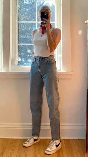Vintage 1990s 550 Levis Relaxed Fit Light to Medium Wash Jeans size 29 USA
