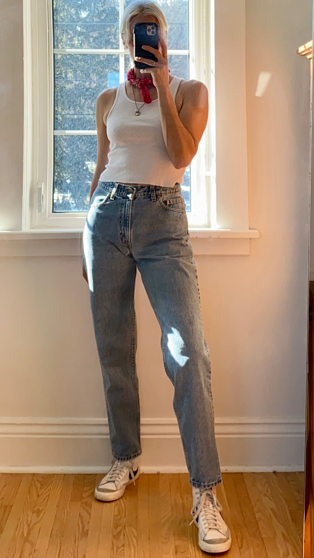 Vintage 1990s 550 Levis Relaxed Fit Light to Medium Wash Jeans size 29 USA