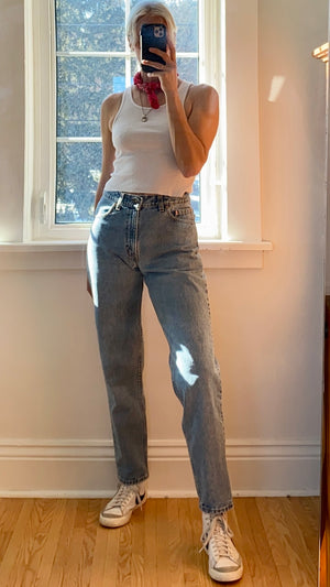 Vintage 1990s 550 Levis Relaxed Fit Light to Medium Wash Jeans size 29 USA
