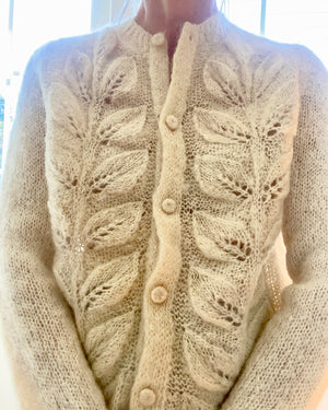 VINTAGE Handknit Wool Ivory Pointelle Sweater