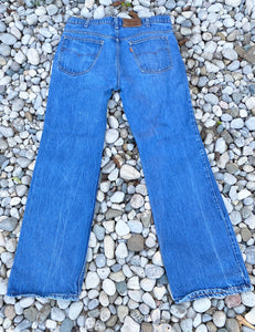 Vintage 1970s Levis Orange Tab Medium to Dark Wash Flare Jeans size 34 to 35