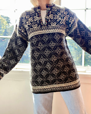 VINTAGE DALE of NORWAY Snowflake Handknit Ski Sweater