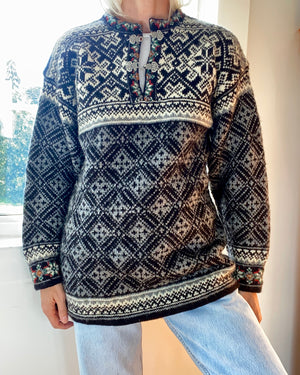 VINTAGE DALE of NORWAY Snowflake Handknit Ski Sweater