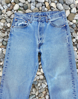 Vintage Levis 501 Light Blue Wash Jeans size 30/31 USA