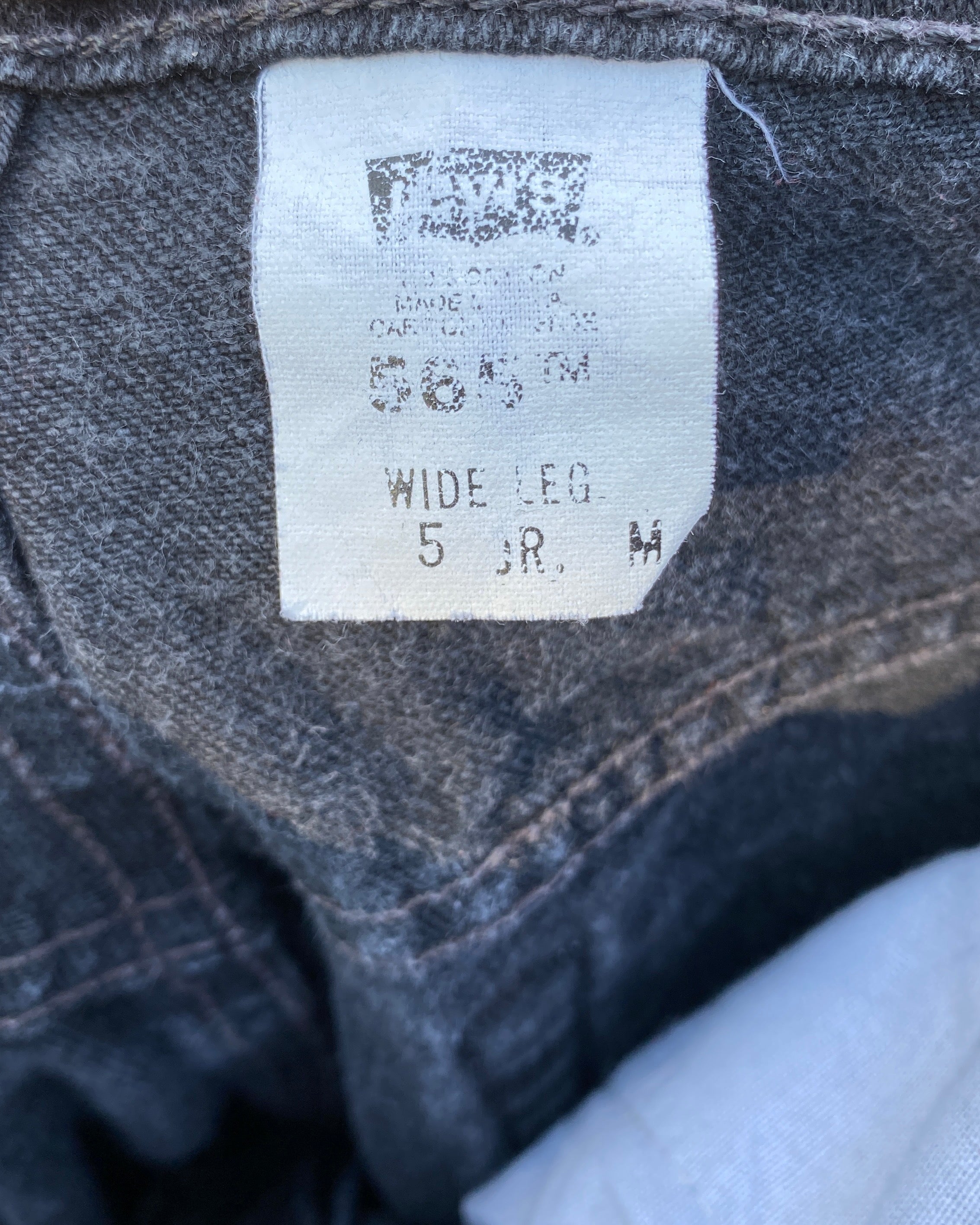 Vintage Levis 565 Black Wash Jeans size 28 USA