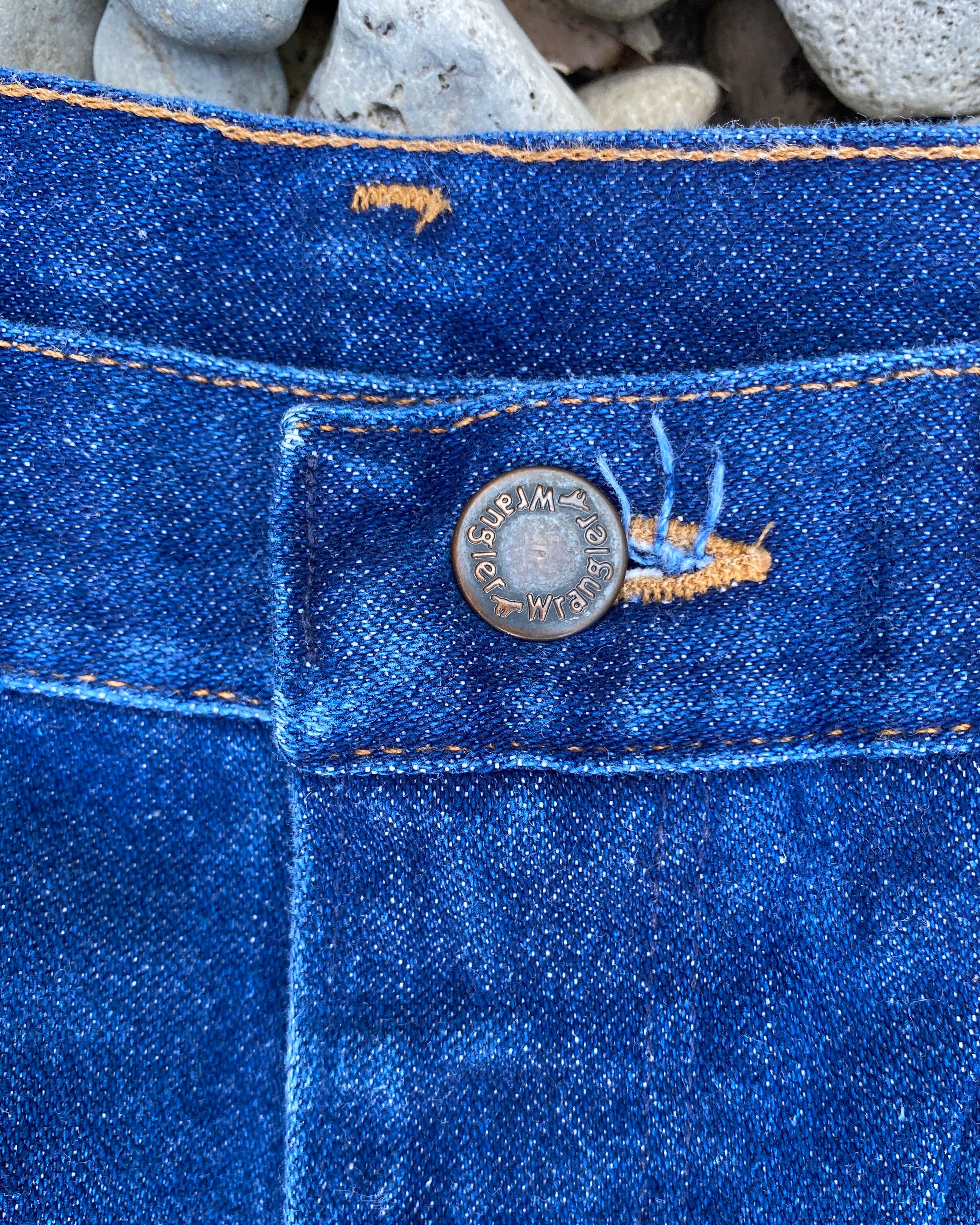 Vintage Wrangler 1970s Flare Dark Wash Jeans size 32 USA