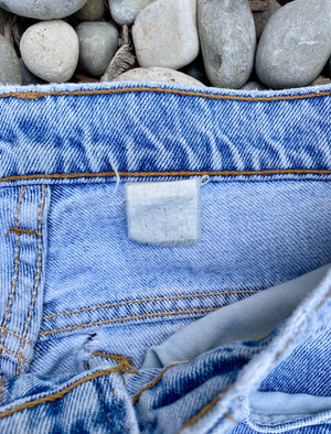 Vintage Levis 550 Light Wash size 28 USA