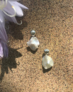 YUNN Galene Pearl Earrings