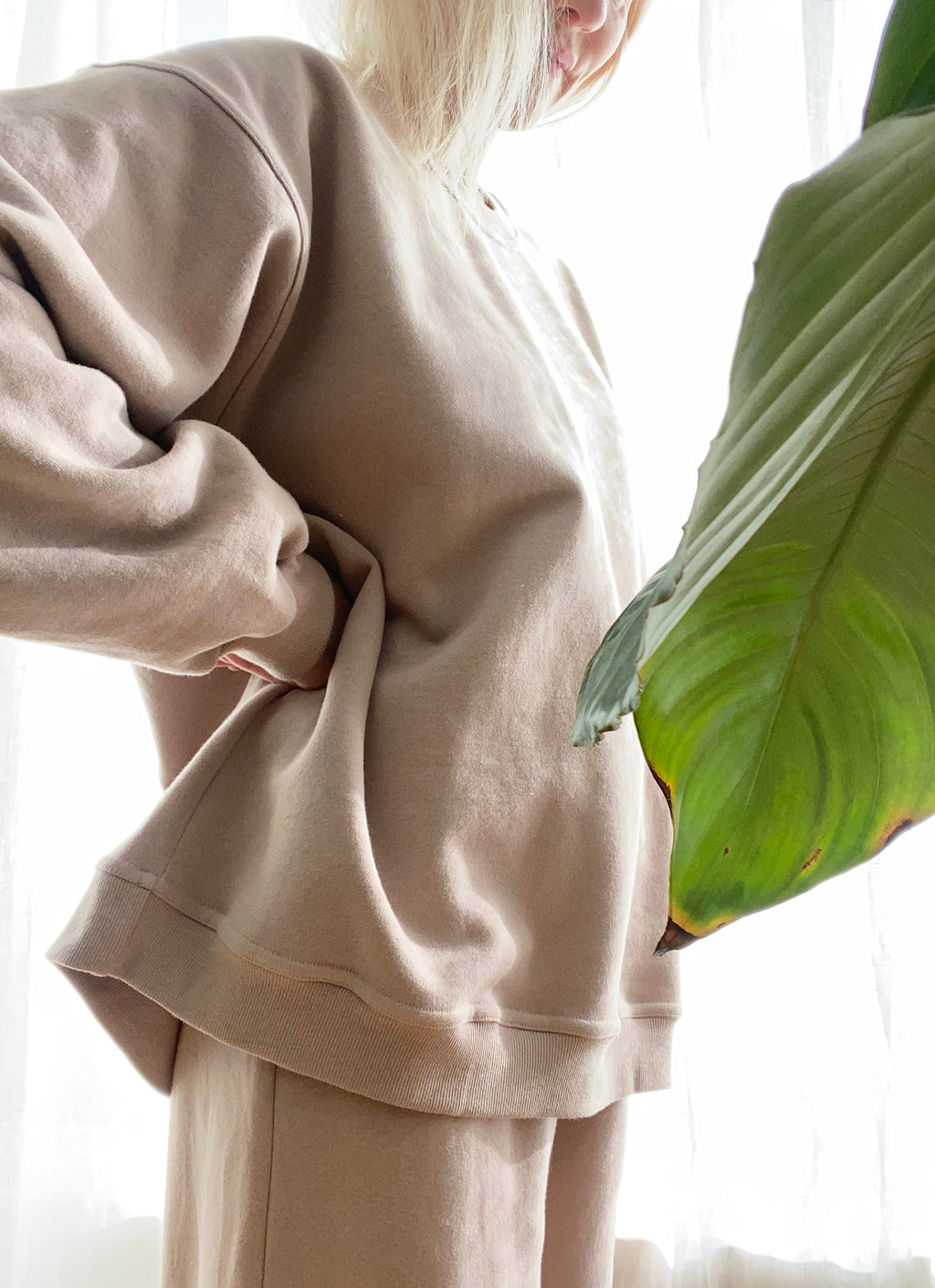 LLOYD Oversized Crew Neck Sweatshirt Fawn