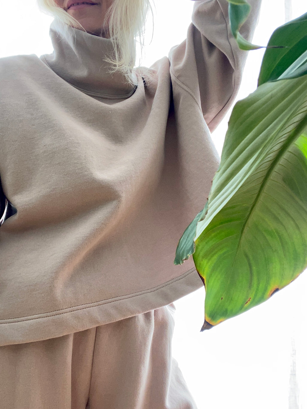 LLOYD Turtleneck Sweatshirt Fawn