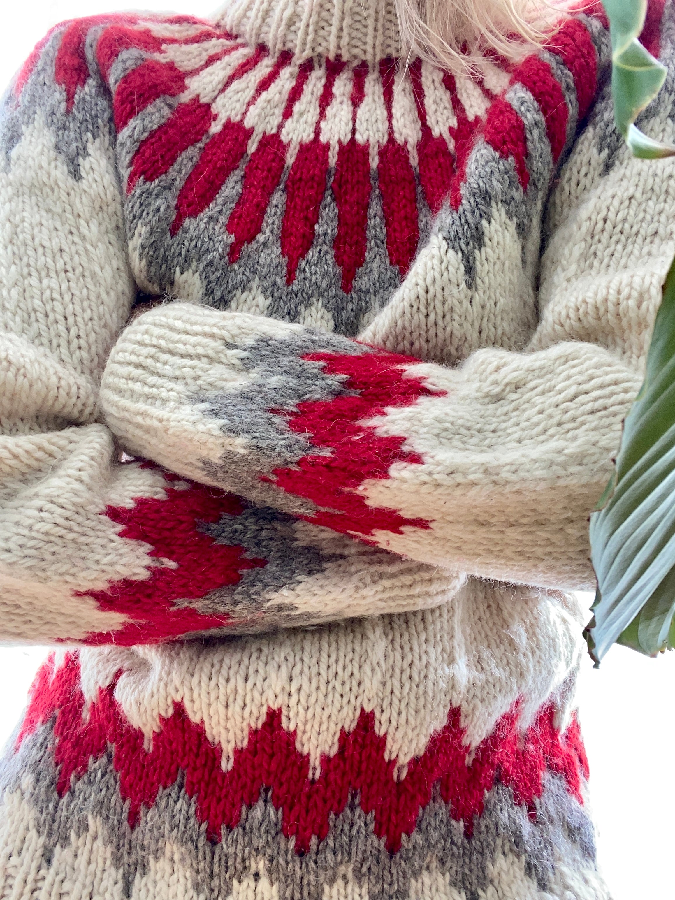 VINTAGE Icelandic Handknit Arrow Wool Sweater