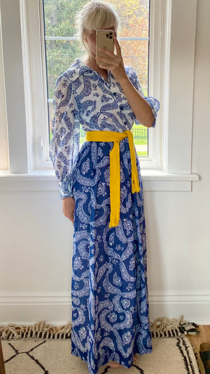 VINTAGE 1970s Blue and White Tea Cup Print Dress